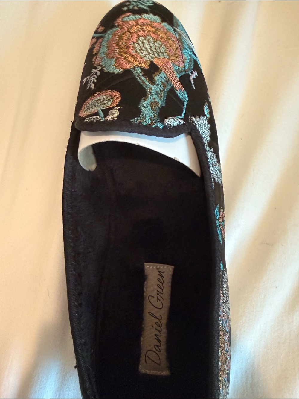 Daniel Green Meg Women's Black Brocade House Slippers Size 8 - Picture 3 of 6